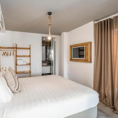 La Local Yalikavak *