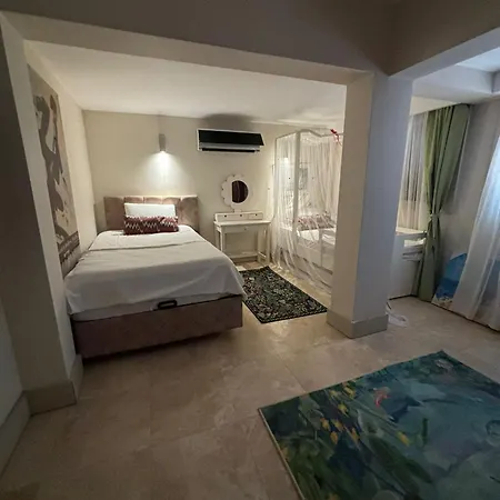 La Local Yalikavak *