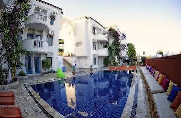 La Local Yalikavak Szálloda Bodrum